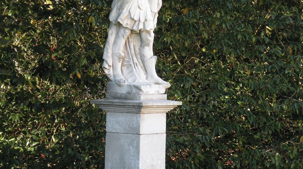 Abbaye de Chaalis statue