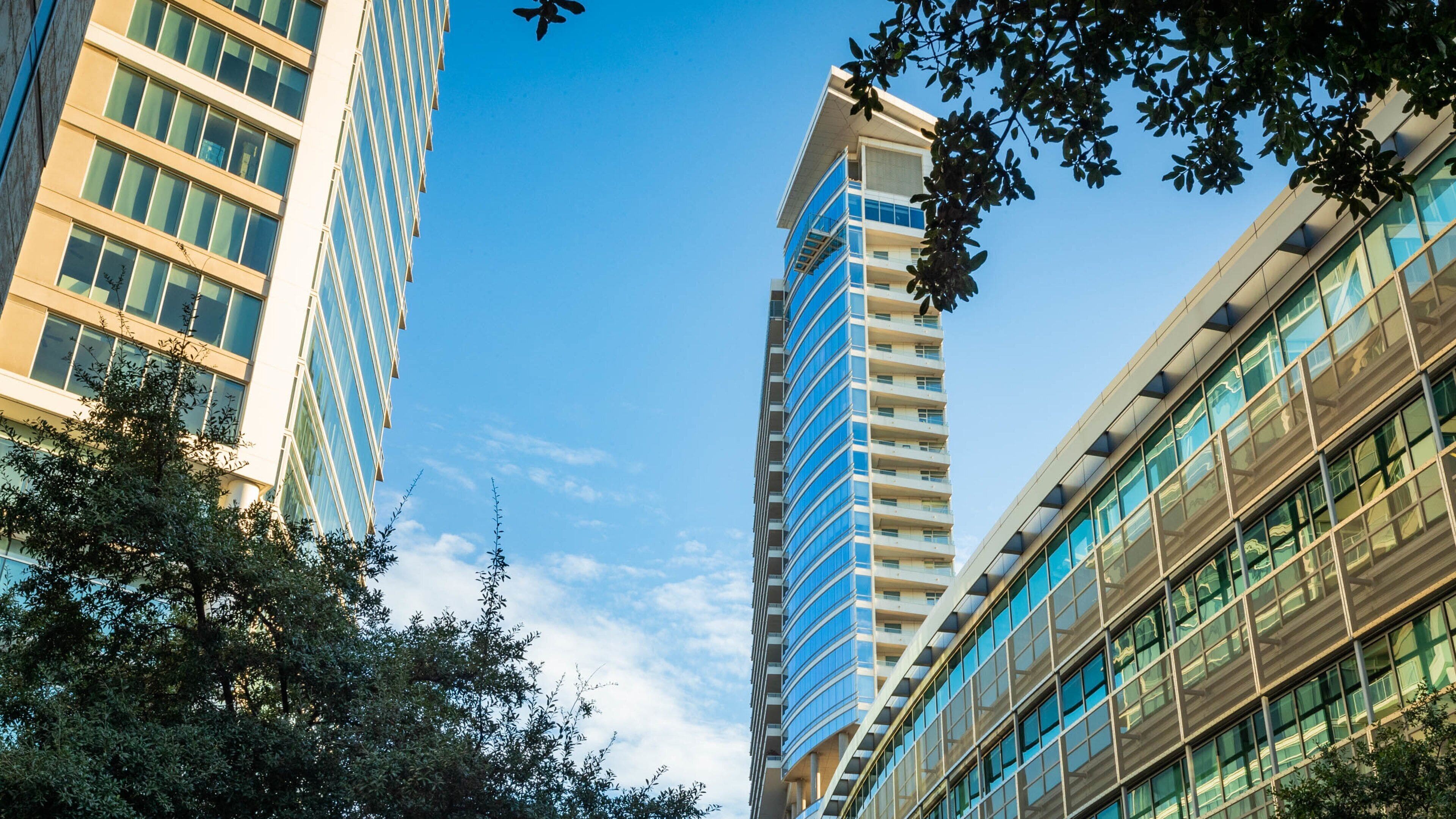 Victory Park featuring a city and a high rise building