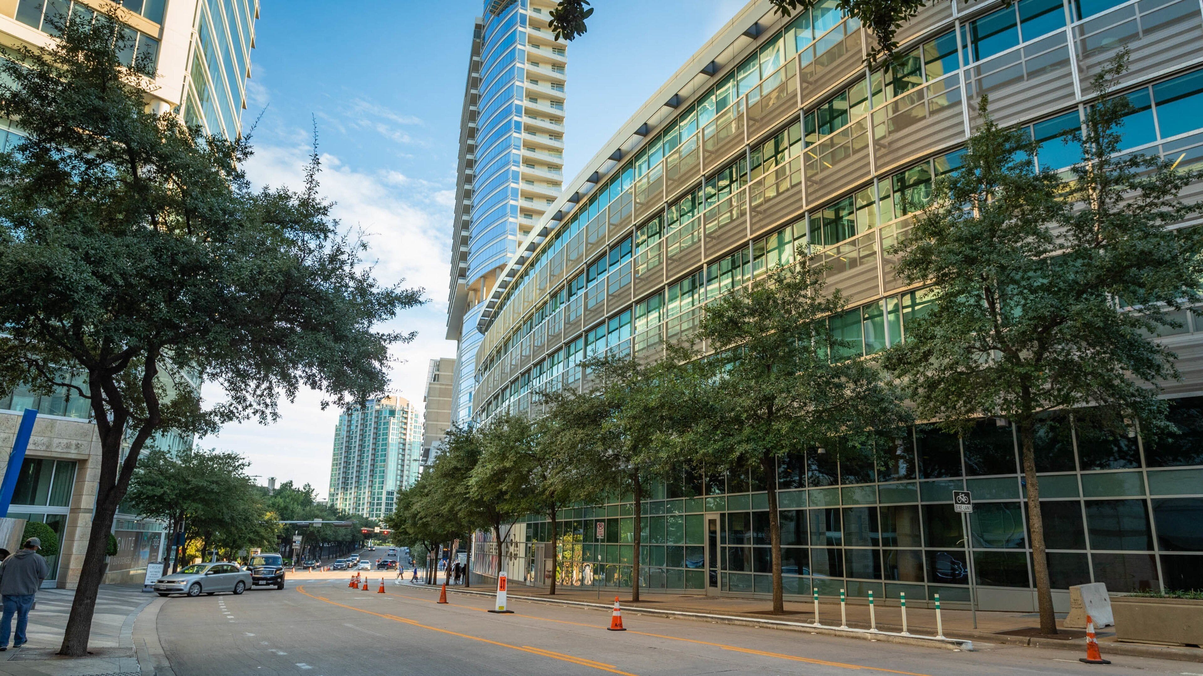 Victory Park featuring a city