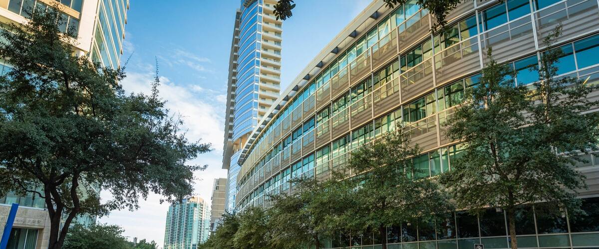 Victory Park featuring a city