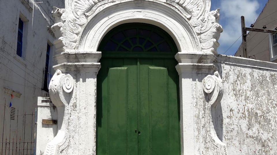 #Olinda #Unesco
Olinda foi fundada em 1535 e é a mais antiga entre as cidades brasileiras declaradas PatrimÎnio Histórico e Cultural da Humanidade pela UNESCO. Olinda abriga dezenas de igrejas e conventos barrocos de inestimåvel valor histórico e mantém o seu traçado urbano colonial. Foi também eleita a primeira Capital Brasileira da Cultura.
Olinda was founded in 1535 and is the oldest among Brazilian cities declared a World Heritage Site by UNESCO. Olinda houses dozens of baroque churches and convents of inestimable historical value and maintains its colonial urban layout. It was also elected the first Brazilian Capital of Culture.