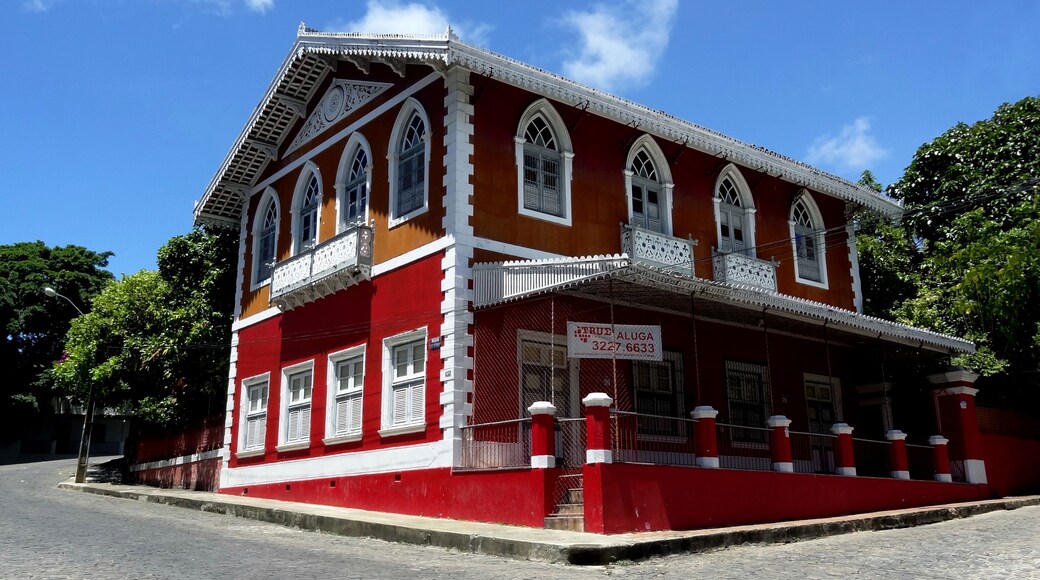 #Olinda #Unesco
Olinda foi fundada em 1535 e é a mais antiga entre as cidades brasileiras declaradas Patrimônio Histórico e Cultural da Humanidade pela UNESCO. Olinda abriga dezenas de igrejas e conventos barrocos de inestimável valor histórico e mantém o seu traçado urbano colonial. Foi também eleita a primeira Capital Brasileira da Cultura.
Olinda was founded in 1535 and is the oldest among Brazilian cities declared a World Heritage Site by UNESCO. Olinda houses dozens of baroque churches and convents of inestimable historical value and maintains its colonial urban layout. It was also elected the first Brazilian Capital of Culture.