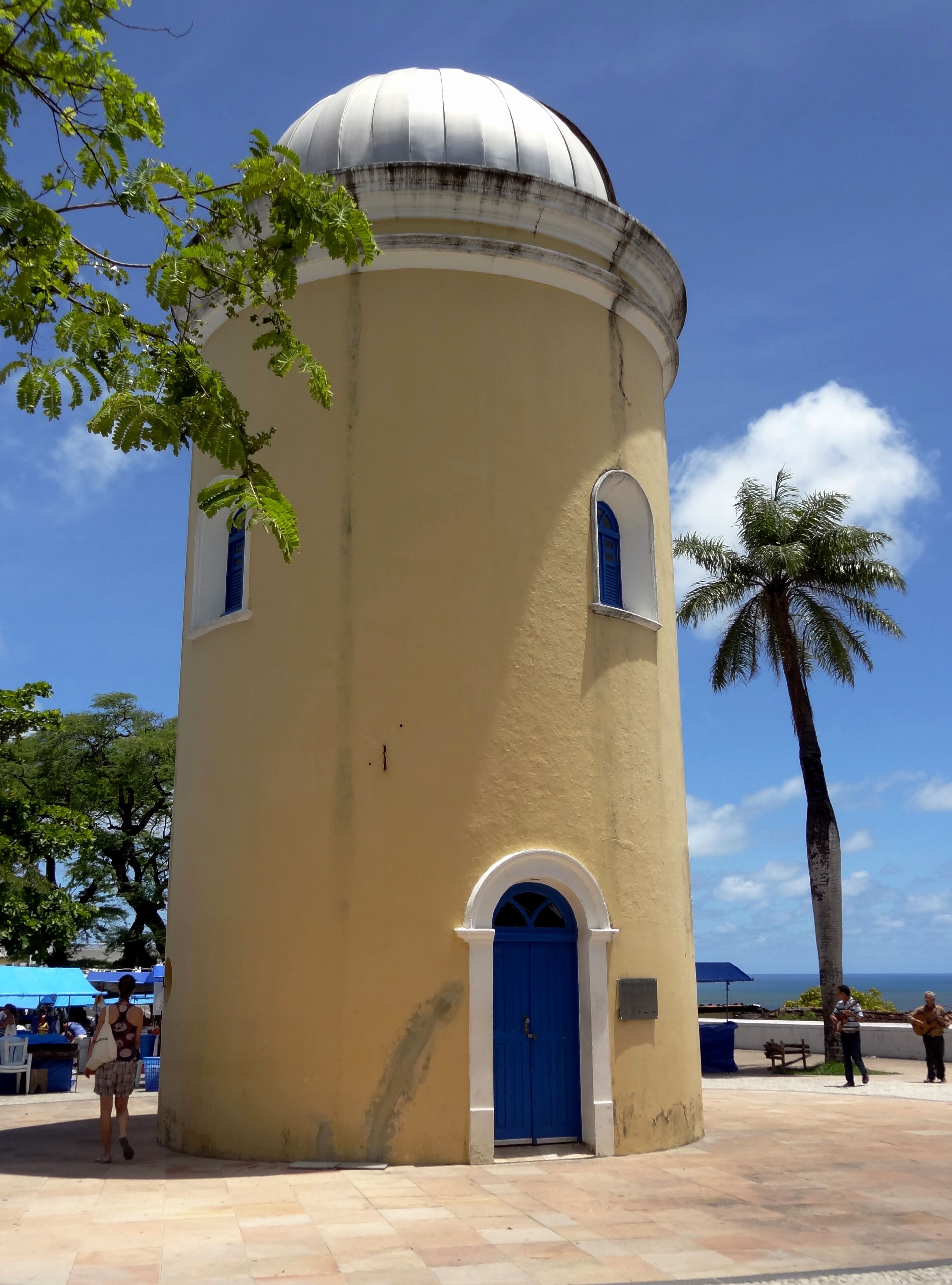 #Olinda #Unesco 

Observatório
Olinda foi fundada em 1535 e é a mais antiga entre as cidades brasileiras declaradas Patrimônio Histórico e Cultural da Humanidade pela UNESCO. Olinda abriga dezenas de igrejas e conventos barrocos de inestimável valor histórico e mantém o seu traçado urbano colonial. Foi também eleita a primeira Capital Brasileira da Cultura. 

Observatory
Olinda was founded in 1535 and is the oldest among Brazilian cities declared a World Heritage Site by UNESCO. Olinda houses dozens of baroque churches and convents of inestimable historical value and maintains its colonial urban layout. It was also elected the first Brazilian Capital of Culture.