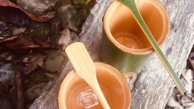 Hot Chocolate from a bamboo cup? A quick break by the Khao Sok river when canoeing...as a passenger only ;) We even got to keep the cups. Best souvenir ever ❣️
#thailand #khaosoknationalpark #Khaosokriver #canoeing #rainforest #bamboo #travel #explore #nature #handmade #discover #backpacking