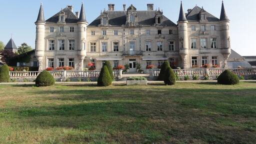 Les Monthairons (Meuse) château des Monthairons, coté park