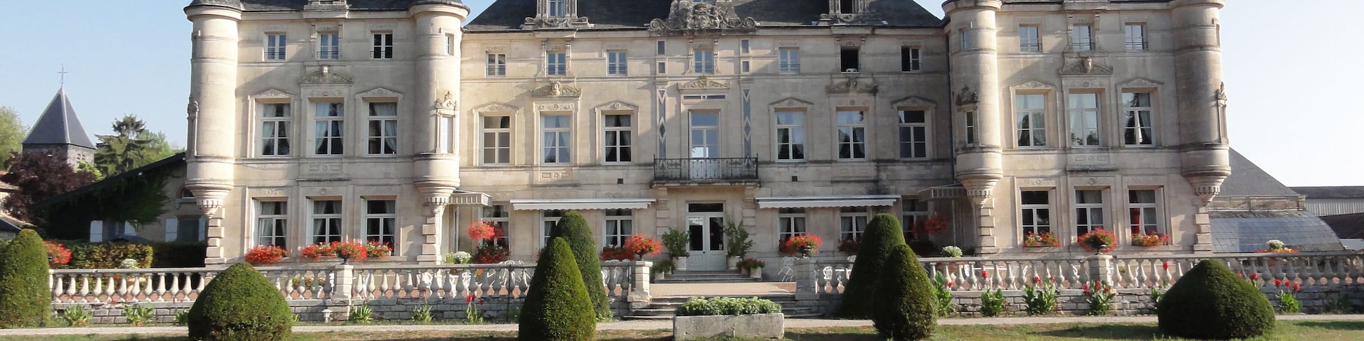 Les Monthairons (Meuse) château des Monthairons, coté park