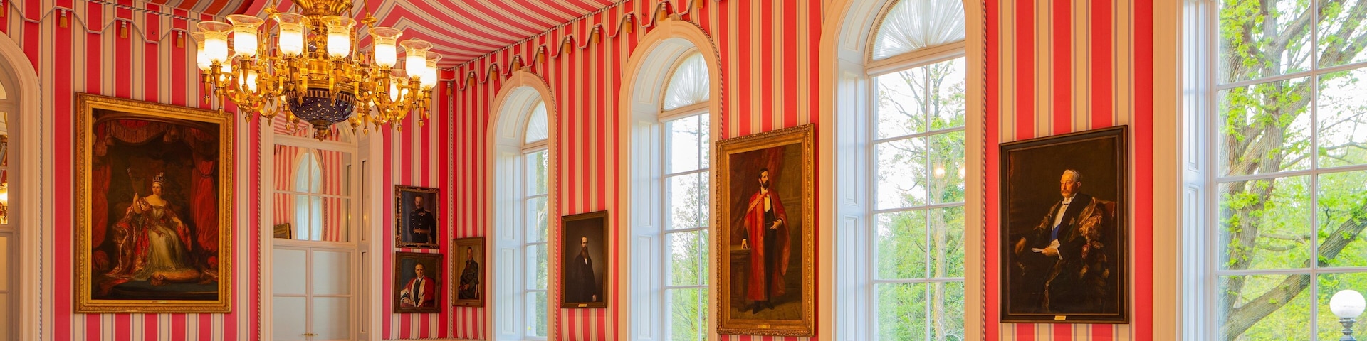 Rideau Hall featuring art, heritage elements and interior views