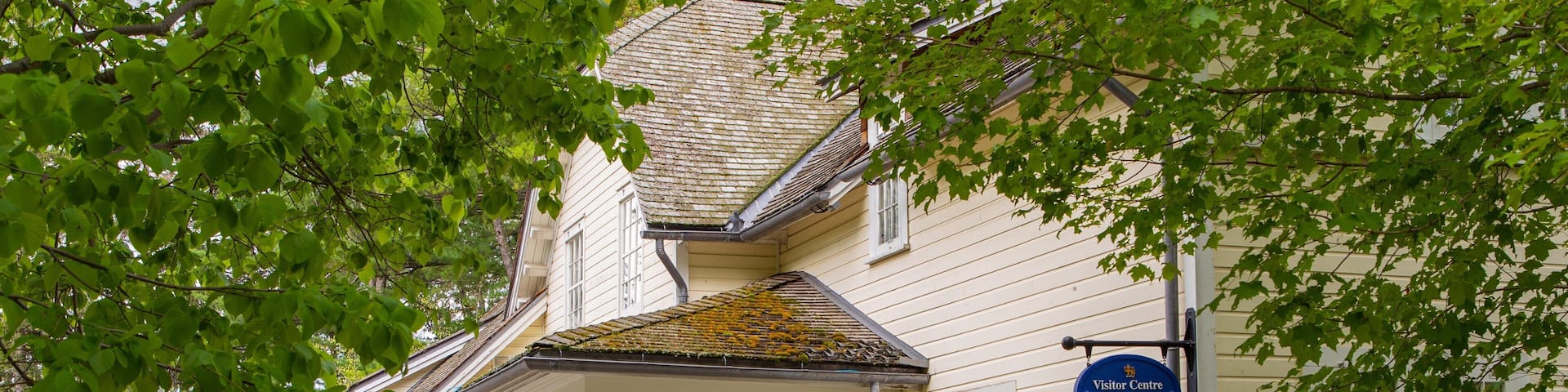 Rideau Hall featuring heritage elements and a house