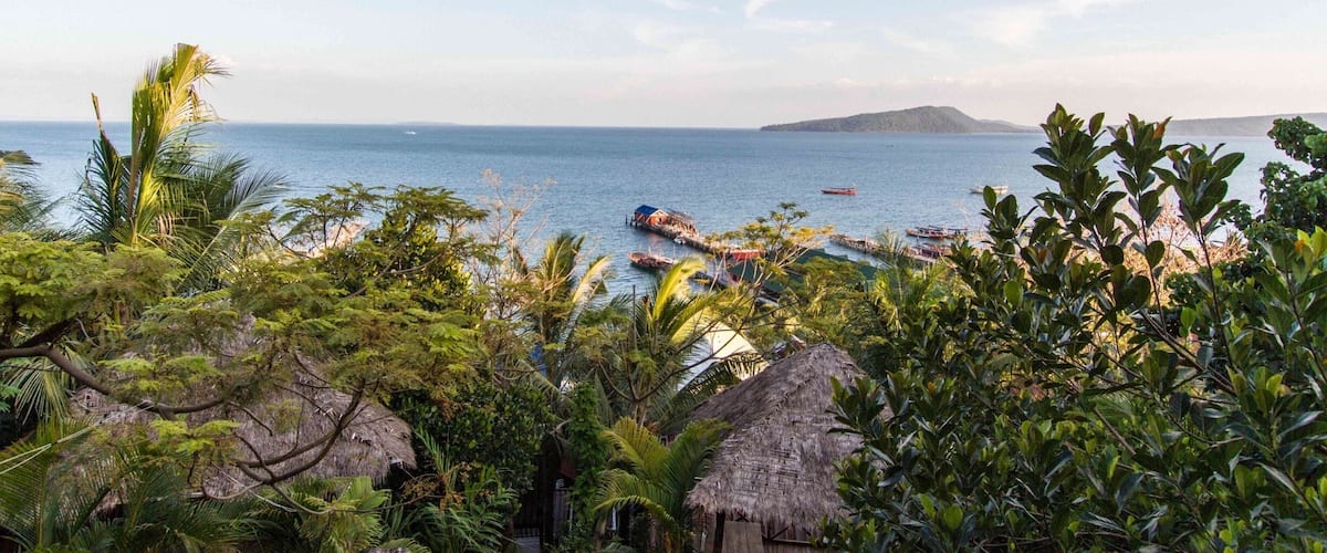 Good things take hard work to attain, but are worth the struggle - like this view from Skybar, above Tui Village on Koh Rong, #Cambodia 🇰🇭. The stairs up there are very steep!
#LifeAtExpedia
#TroveOnTuesday
