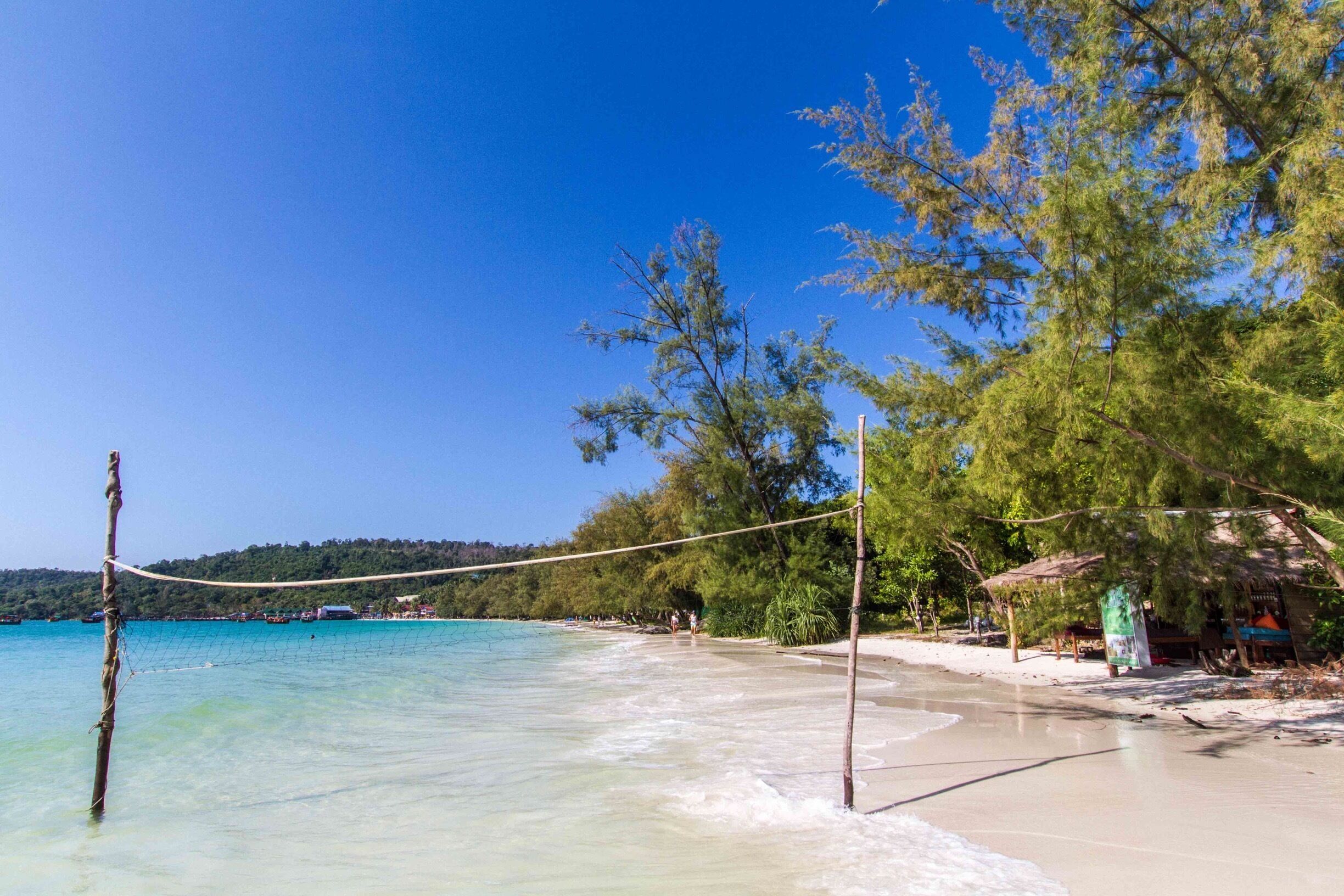 #Volleyball on Koh Tui Beach of Koh Rong, #Cambodia 🇰🇭, anyone? This relatively small beach on the tiny, barely developed island off Sihanoukville has the best choice of facilities, even if they are a little ramshackle in some cases.
#LifeAtExpedia