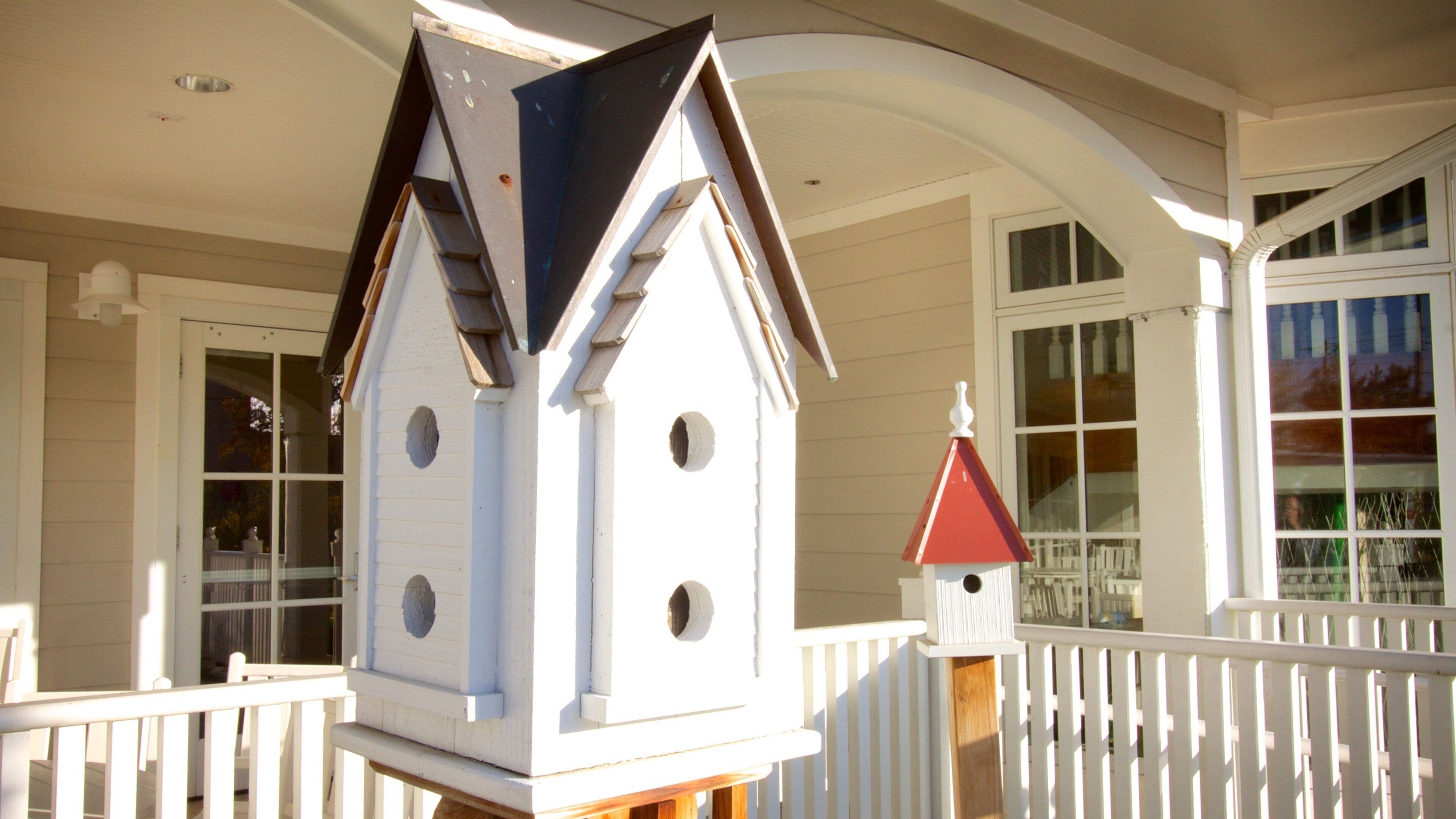 Magic House - St. Louis Children\'s Museum which includes a house