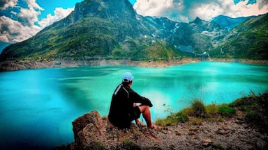 Amazing scenery, Peace and Quiet. Is a good choice for Hikers and Nature lovers. To arrive up there use the Châtelard Rail Attraction to enjoy amazing views. #Colorful
Read More here:
http://imoutoftheoffice.com/parc-d-attractions-du-chatelard-and-the-lac-d-emosson/