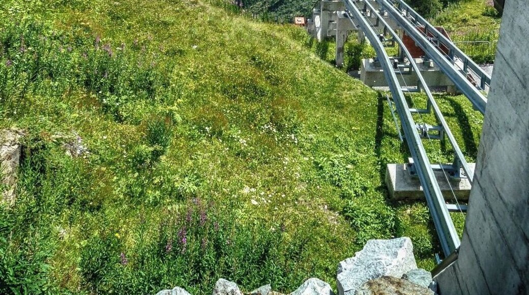 The Minifunic at the Parc D’ Attractions du Châtelard, connects the remaining 140m from the Small Scenic Train to the Lac d’Emosson. Riding this attraction is like being in a small mobile terrace, enjoying the views over the Alps. The arrival to the top, about 1930m high, is rewarding.