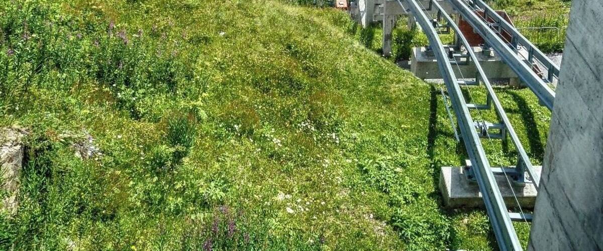 The Minifunic at the Parc D’ Attractions du Châtelard, connects the remaining 140m from the Small Scenic Train to the Lac d’Emosson. Riding this attraction is like being in a small mobile terrace, enjoying the views over the Alps. The arrival to the top, about 1930m high, is rewarding.