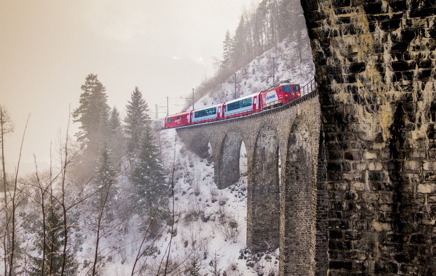 Landwasserviadukt with a #red train. My #TroverTips
