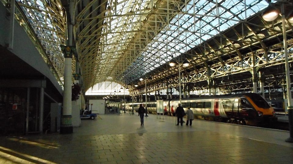 Manchester Piccadilly station