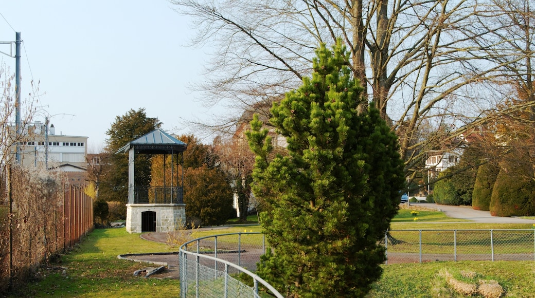 This file was uploaded with Commonist. Dans le parc Albert Burrus, à Boncourt (Suisse).