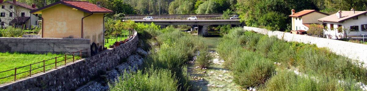 Monte San Simone (1.505 m) the epicenter of the 1976s earthquake seen from Venzone in the Tagliamento valley / Canal del Ferro / Friuli-Venezia Giulia / Italy / EU.