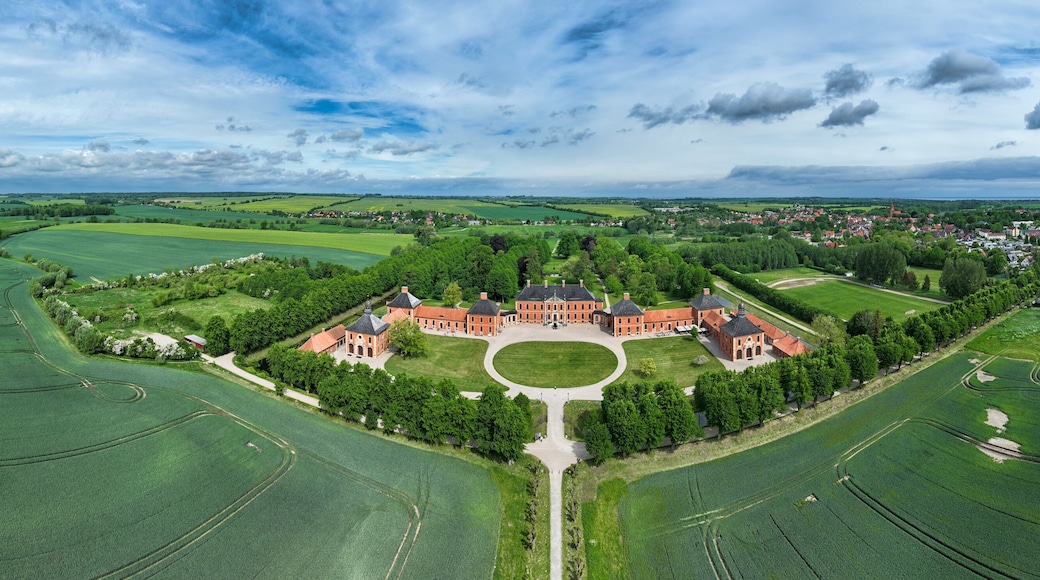 ํด๋ฃจ์ธ