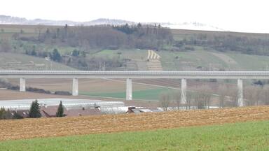 EisenbahnbrĂŒcke ĂŒber die Enz fĂŒr die Schnellfahrstrecke Stuttgart - Mannheim