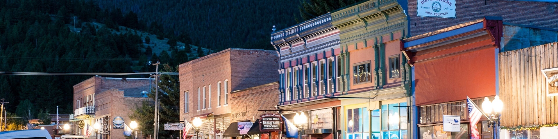 Philipsburg que incluye escenas nocturnas y elementos patrimoniales