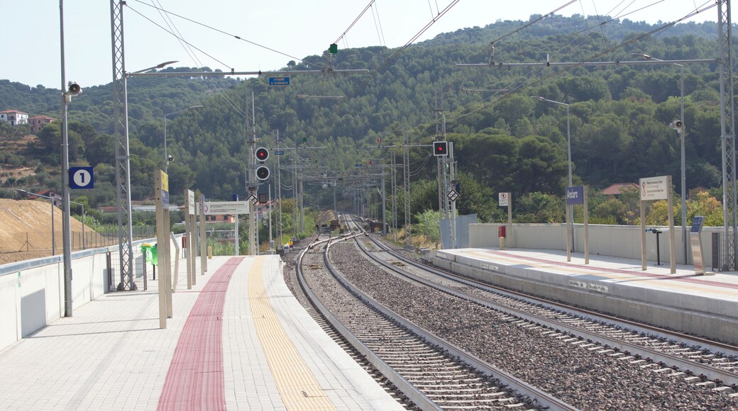 Piazzale binari della stazione di Andora