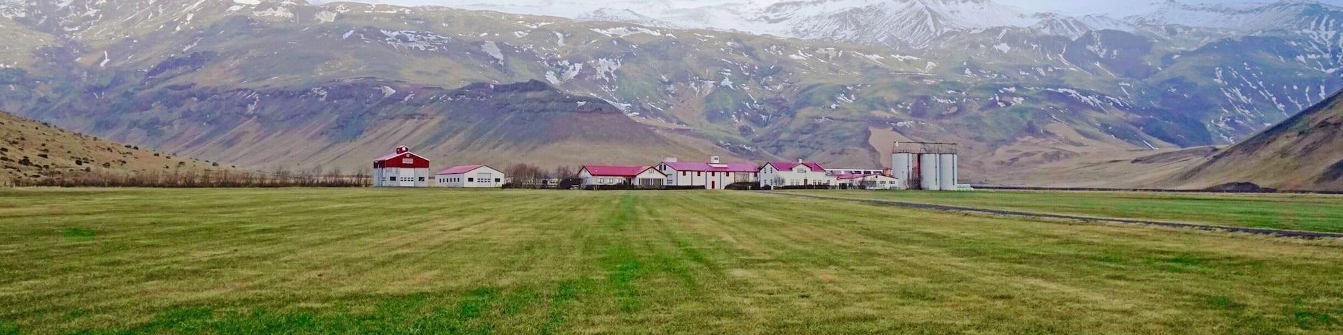You will find the Thorvaldseyri Farm with Eyjafjalljokull in the background before reaching the Skogafoss (waterfall). Stunning backdrops like these are to be found all over Iceland. (Just hope there is no eruption while you are there!) 😍
#Green
#Iceland