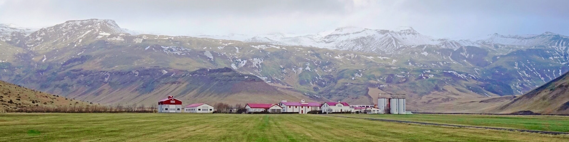 You will find the Thorvaldseyri Farm with Eyjafjalljokull in the background before reaching the Skogafoss (waterfall). Stunning backdrops like these are to be found all over Iceland. (Just hope there is no eruption while you are there!) 😍
#Green
#Iceland
