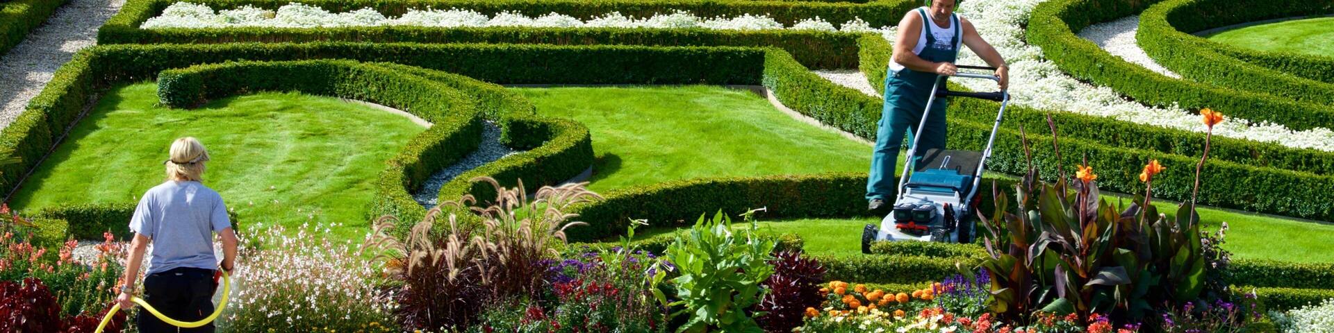 Herrenhausen Gardens which includes a garden as well as a small group of people