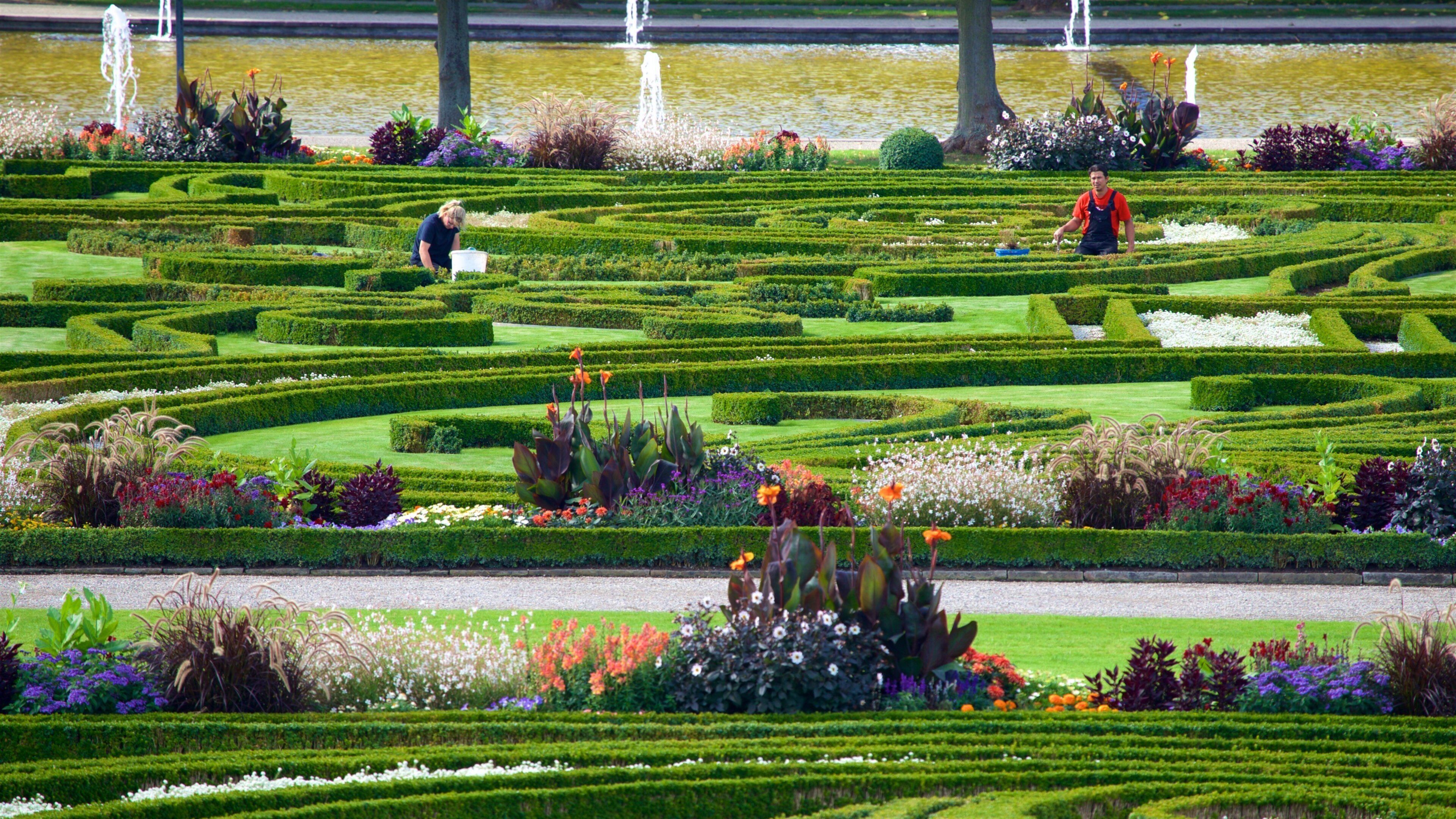 Herrenhäuser Gärten fasiliteter samt hage og villblomster