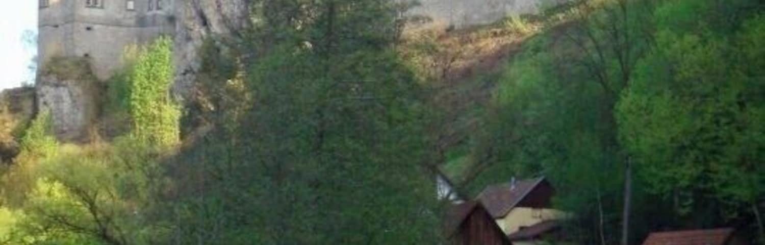 Veldenstein castle from the mid 13th century was once home to Herman Goering and has a bunker underneath. Great place to visit, eat and of course try the Veldensteiner beer! #matgothunts