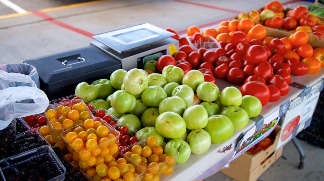 River Market mostrando mercados y comida