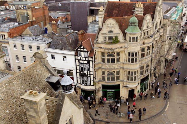Carfax Tower caratteristiche di strade e oggetti d\'epoca