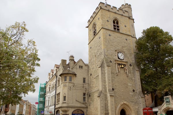 Carfax Tower welches beinhaltet Geschichtliches und historische Architektur