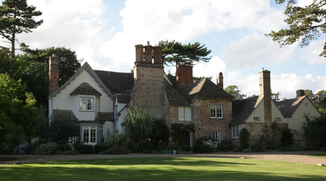 Manor Farmhouse Wikidata has entry Q17550696 with data related to this item.