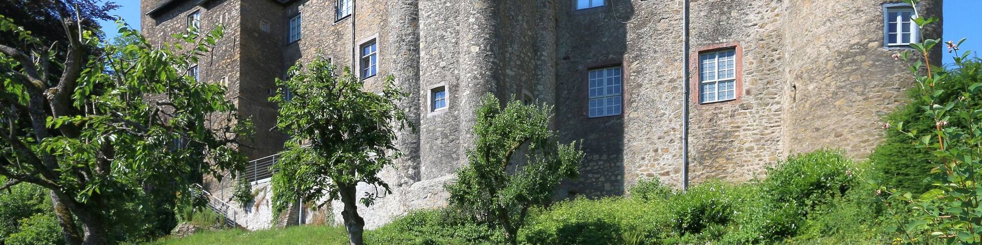 This is a picture of the hessian Kulturdenkmal (cultural monument) with the ID