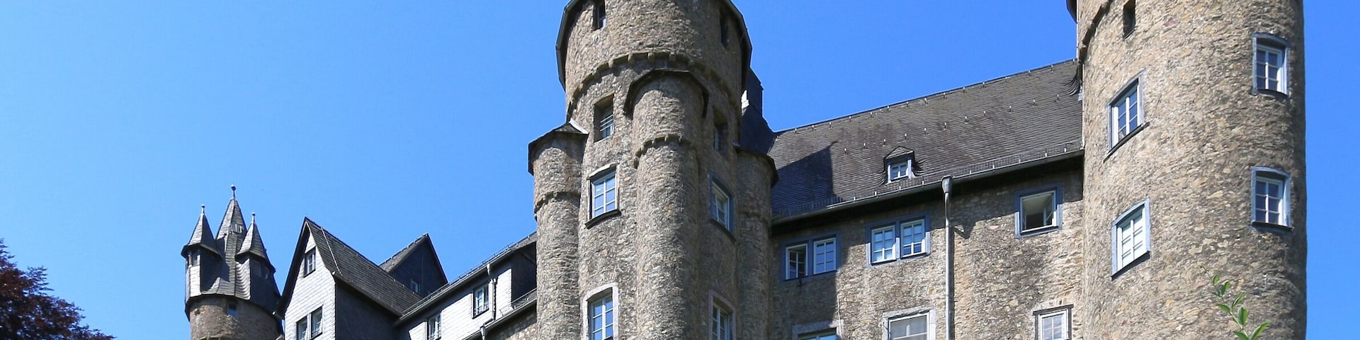 This is a picture of the hessian Kulturdenkmal (cultural monument) with the ID