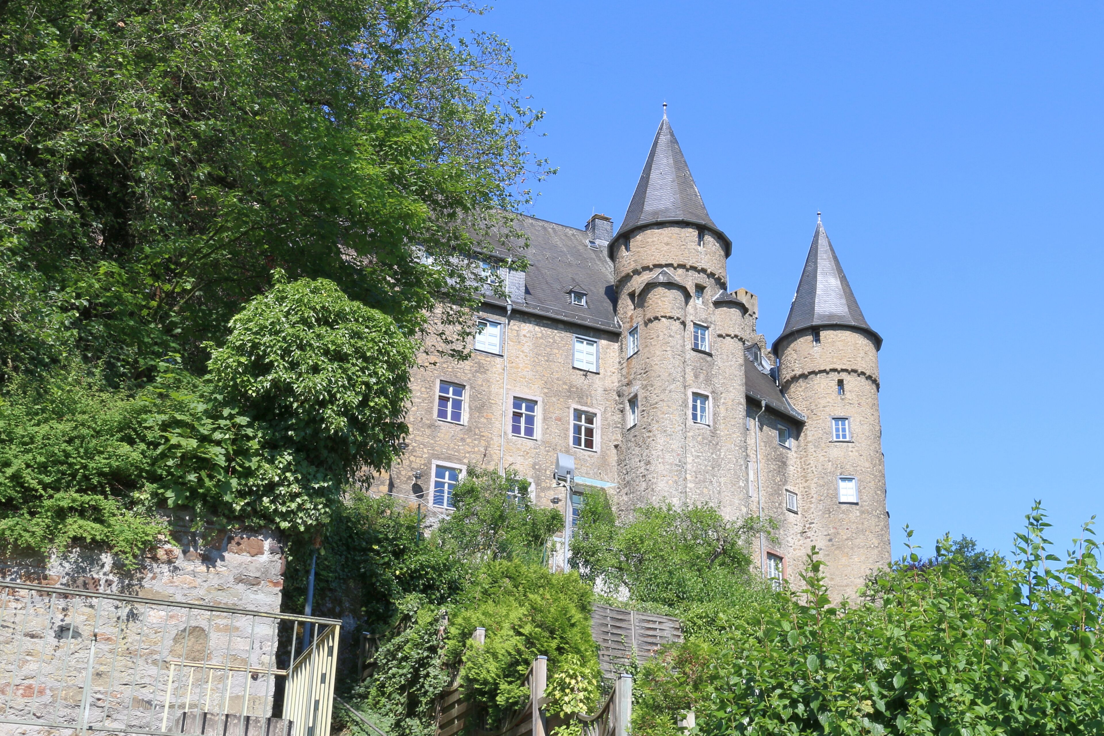 This is a picture of the hessian Kulturdenkmal (cultural monument) with the ID