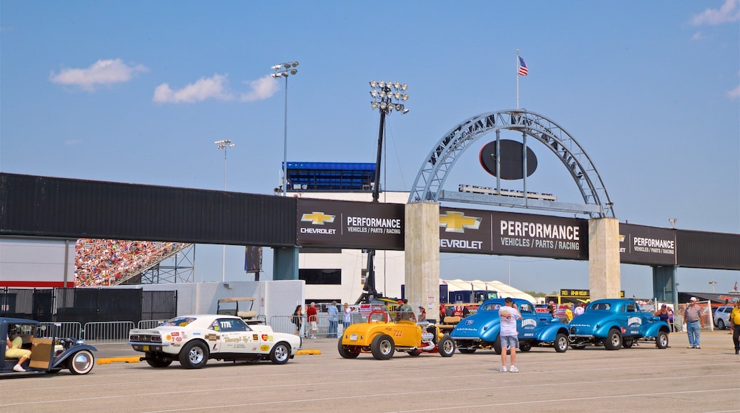 Lucas Oil Raceway som viser skiltning