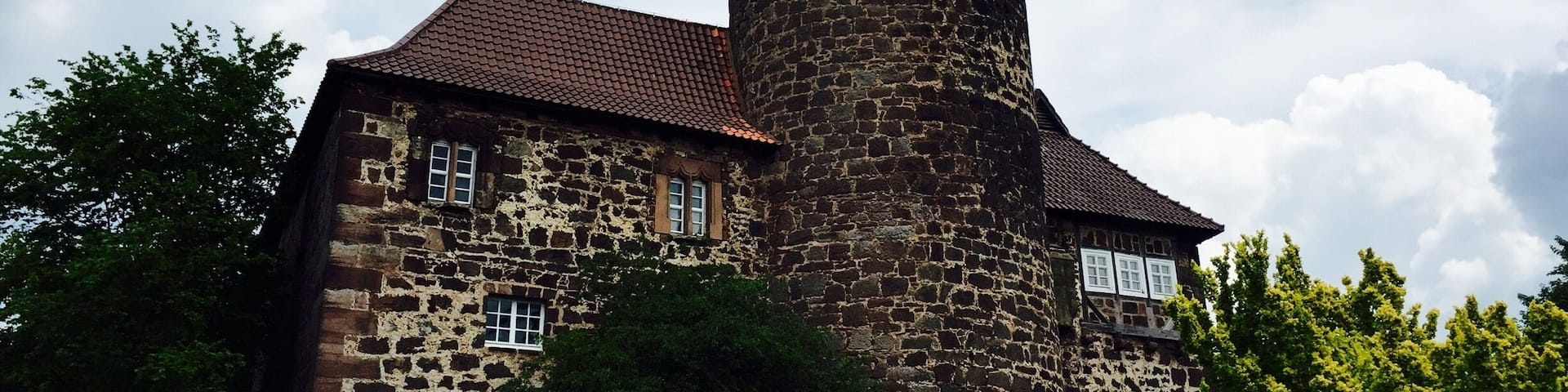 Ludwigstein Castle is a 15th-century castle overlooking the river Werra and surrounded by beautiful woodland.
#castle #pathfinders #germanscouts