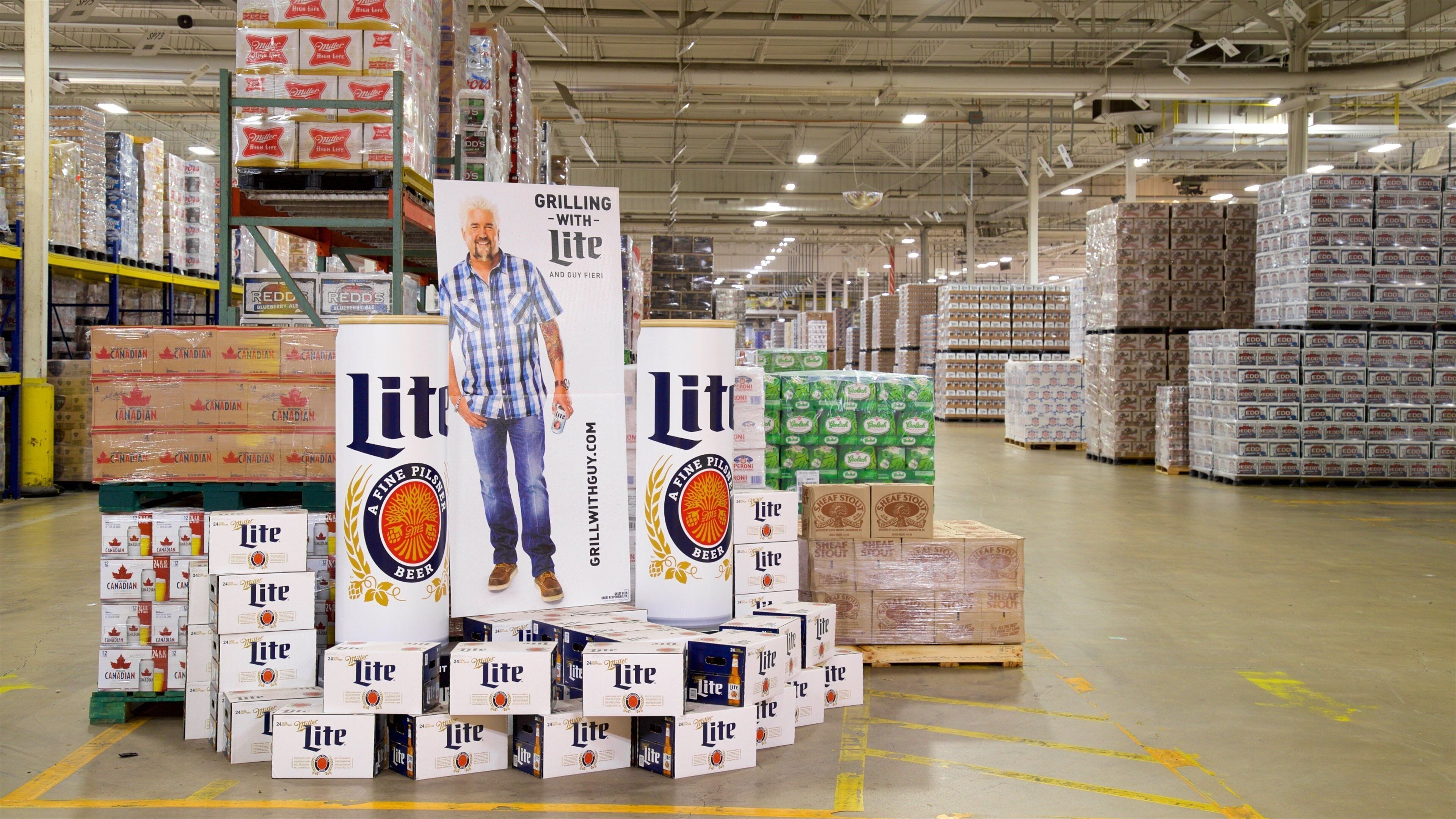 MillerCoors Brewery mostrando sinalização e vistas internas