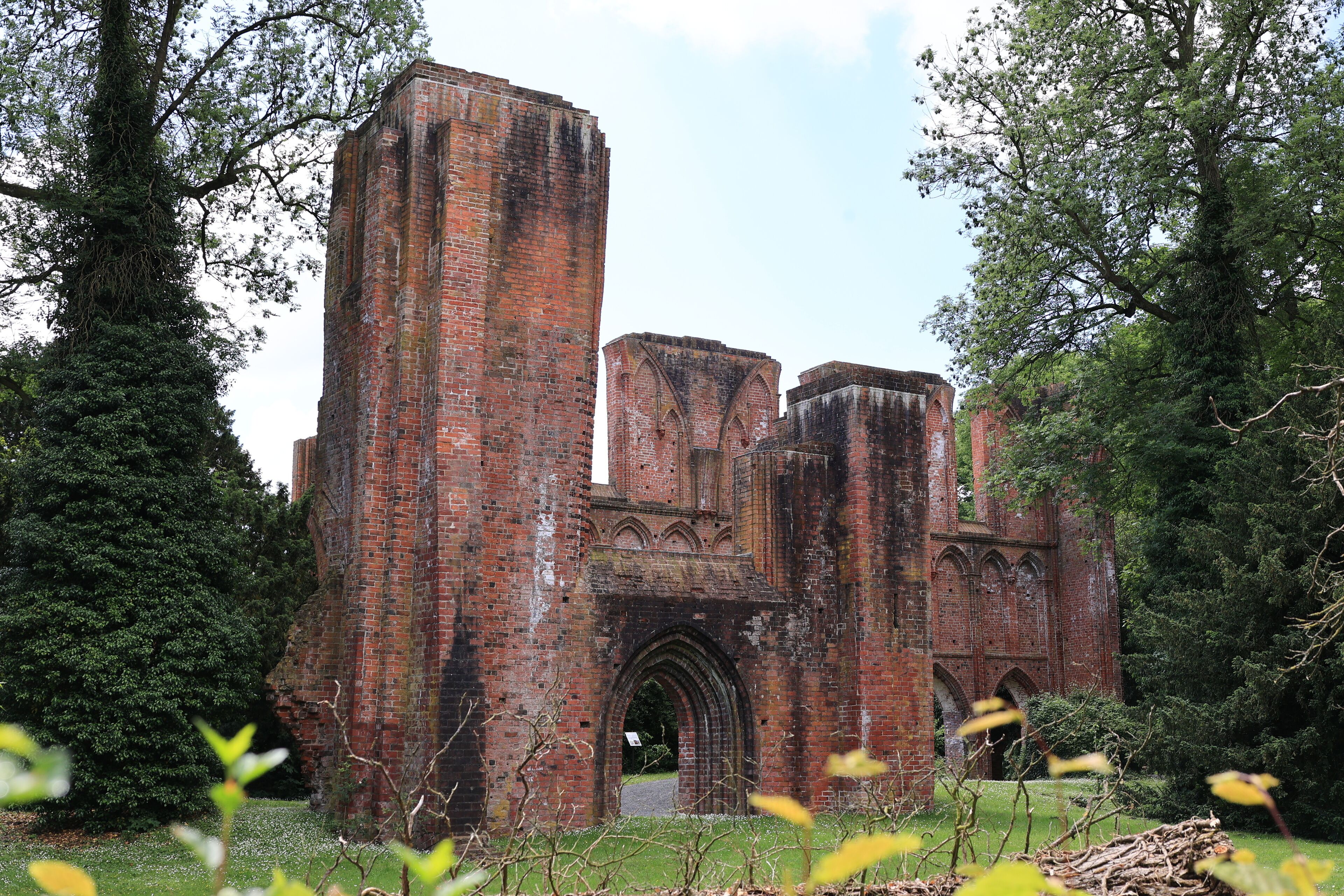 Ruine von Kloster Hude im Landkreis Oldenburg in Niedersachsen	