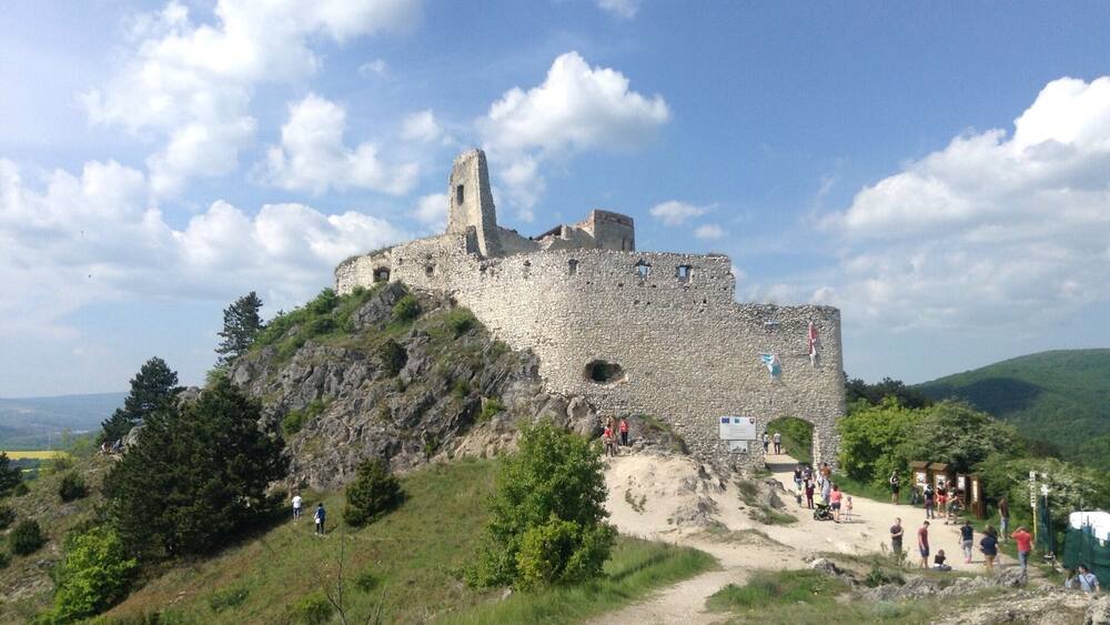 Čachtice Castle is a ruin castle overlooking the Slovakian village of Čachtice in the Small Carpathian Mountains. There are several marked hiking trails that lead here.
Countess Elizabeth Báthory, alleged to have been the world's most prolific female serial killer, was imprisoned here until her death, in 1614.
#malekarpaty #hiking #darktourism #castle #TakeAhike