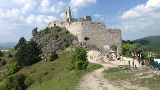 ฤachtice Castle is a ruin castle overlooking the Slovakian village of ฤachtice in the Small Carpathian Mountains. There are several marked hiking trails that lead here.
Countess Elizabeth Bรกthory, alleged to have been the world's most prolific female serial killer, was imprisoned here until her death, in 1614.
#malekarpaty #hiking #darktourism #castle #TakeAhike