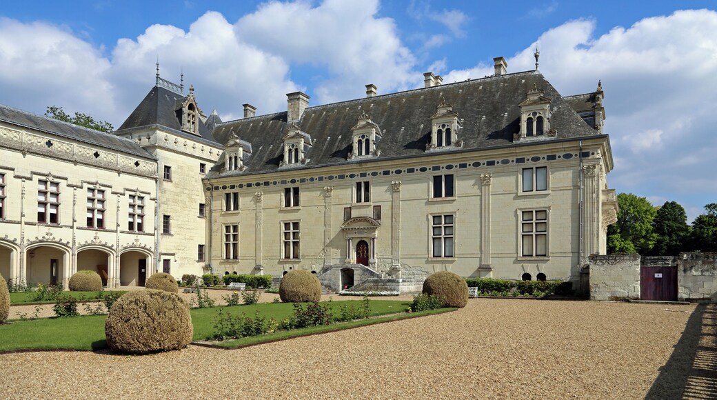 This building is classé au titre des Monuments Historiques. It is indexed in the Base Mérimée, a database of architectural heritage maintained by the French Ministry of Culture, under the reference PA00108988 .