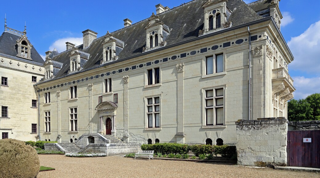 This building is classé au titre des Monuments Historiques. It is indexed in the Base Mérimée, a database of architectural heritage maintained by the French Ministry of Culture, under the reference PA00108988 .
