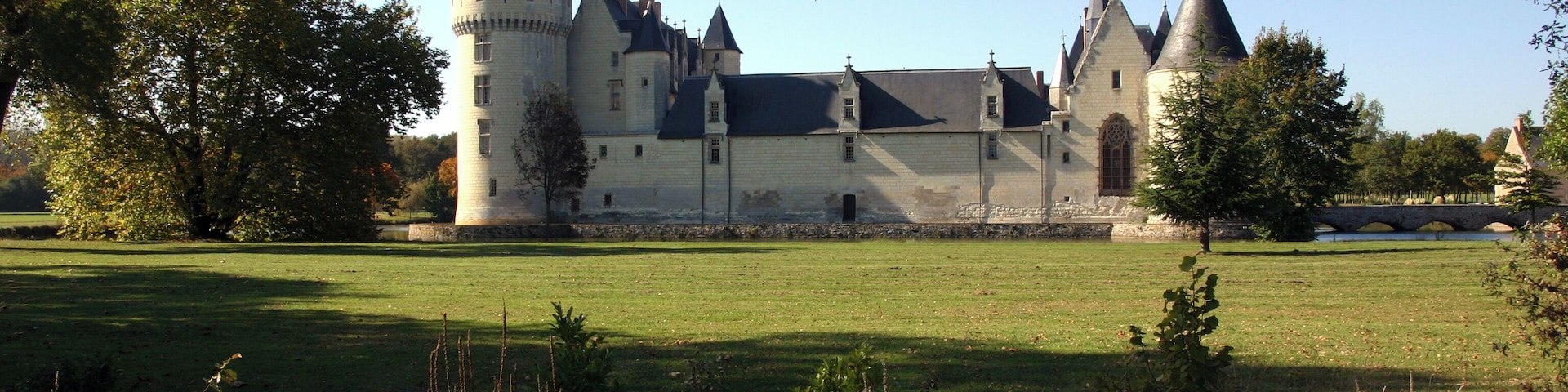 This building is indexed in the Base Mérimée, a database of architectural heritage maintained by the French Ministry of Culture, under the references PA00109098 and IA49008876 .
