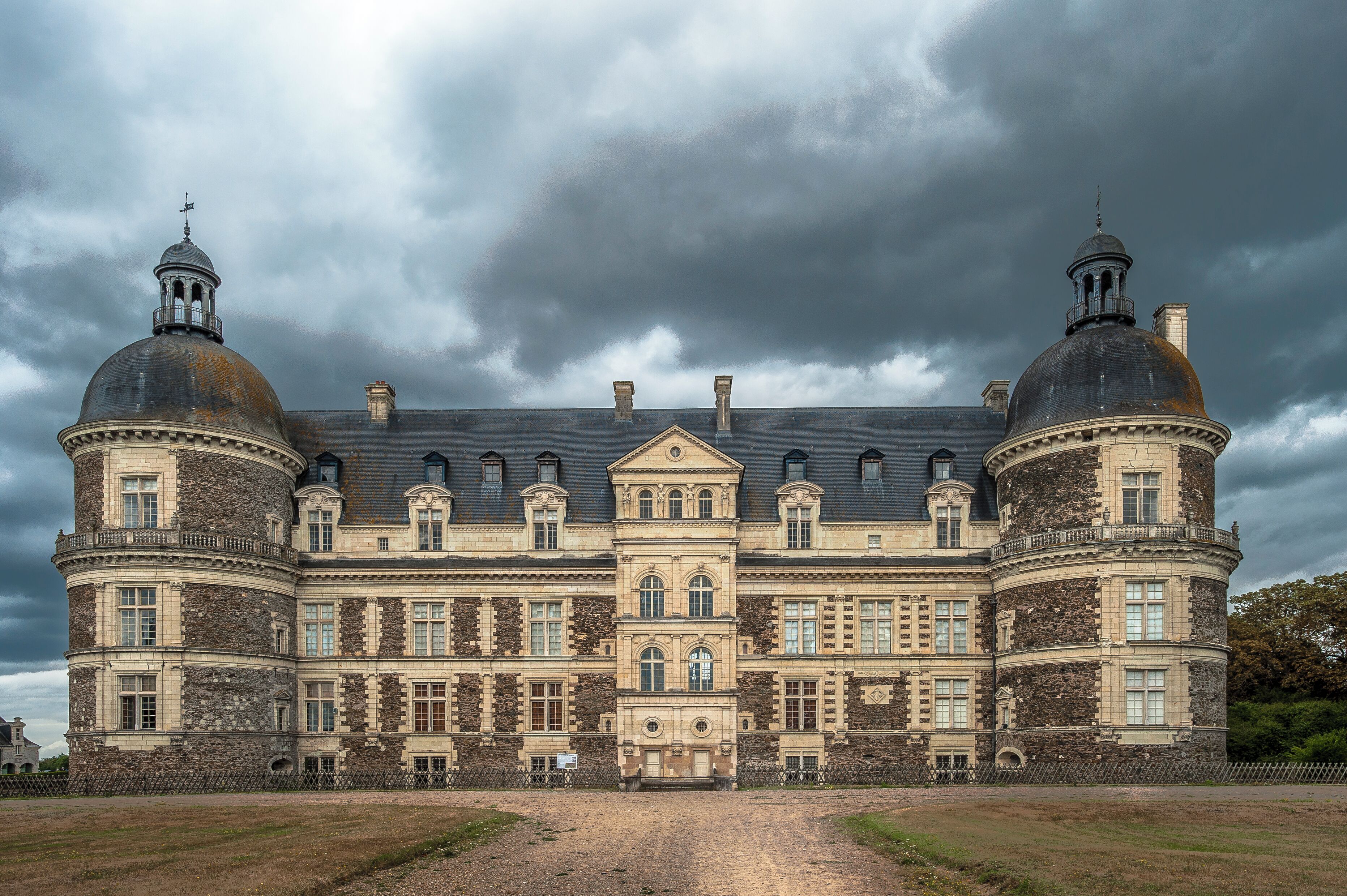This building is indexed in the Base Mérimée, a database of architectural heritage maintained by the French Ministry of Culture, under the reference PA00109270 .