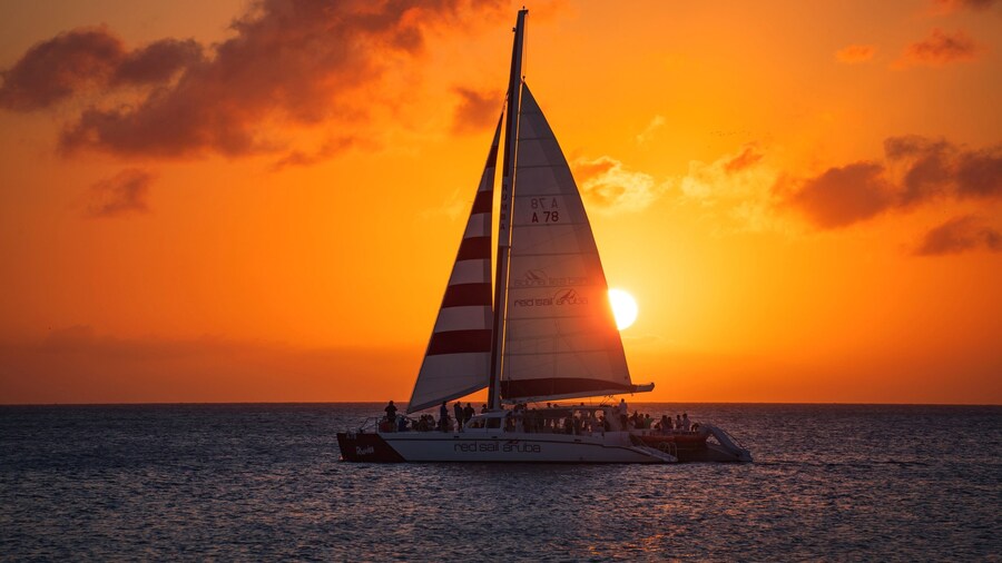 Watching the sailing boats glide across the water backlit by the setting sun at this rather low-key place on Aruba is an awesome way to end the day.