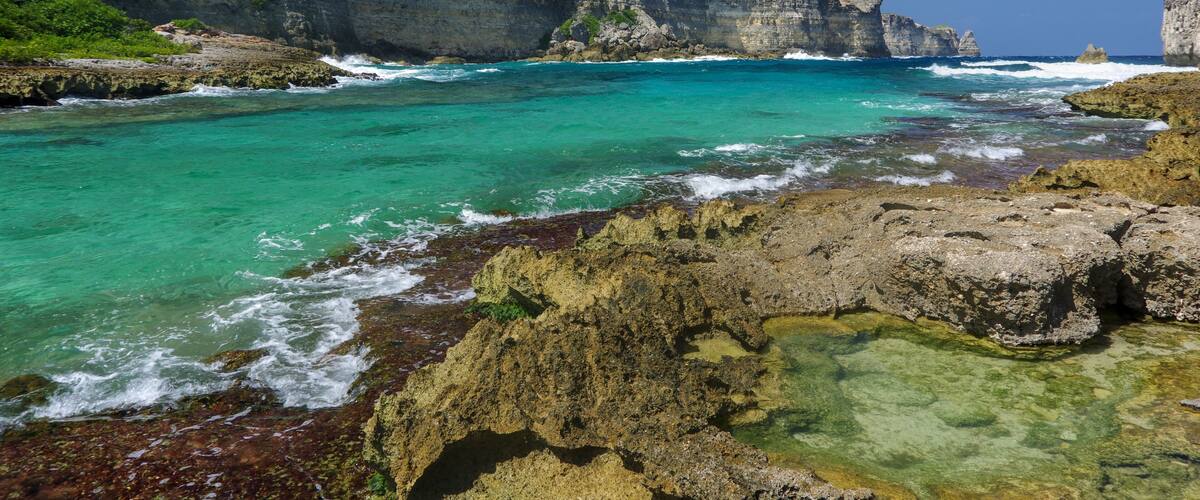 Eau turquoise au lagon de la porte d'enfer, Guadeloupe, Antilles françaises